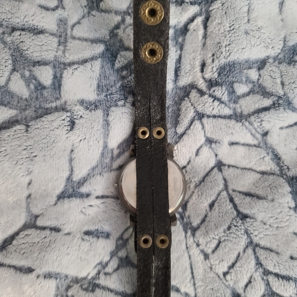 Steampunk style wrap around watch - Picture 5 of 5